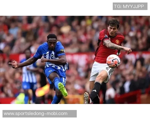 曼联在12月份英超赛场表现不佳近14场比赛输掉9场引发关注