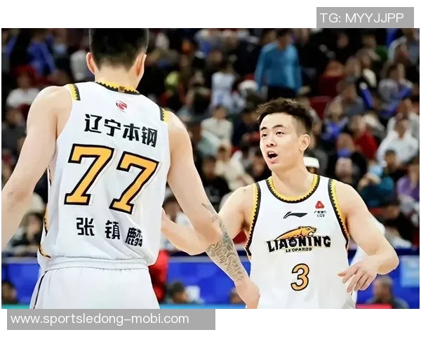 赵继伟称周鹏为低估的英雄贡献巨大攻防两端表现突出 赵继伟称周鹏为低估的英雄贡献巨大攻防两端表现突出